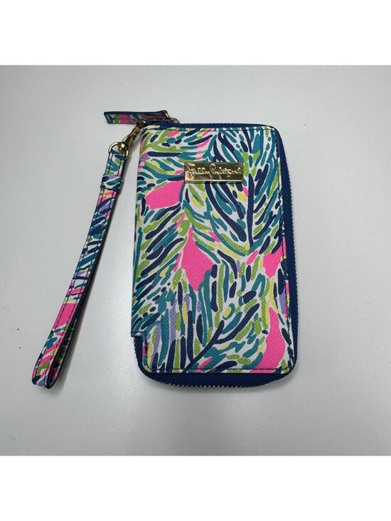 Lilly Pulitzer Handbags - LILLY PULITZER tiki palm wristlet
